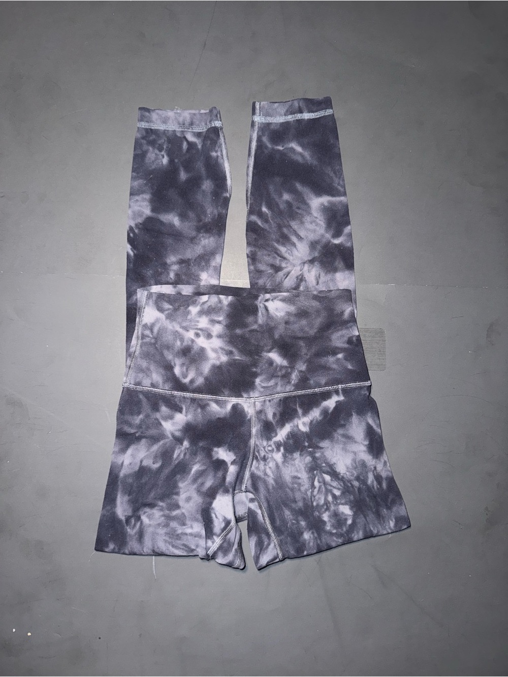 lululemon athletica Tie-Dye Leggings in Black and Gray